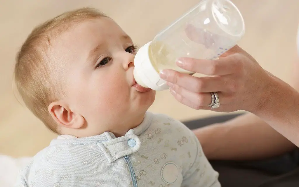 punca bayi tidak mahu minum susu formula
