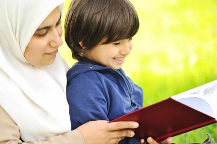 muslim-mother-and-boy-reading5-e1321381530834
