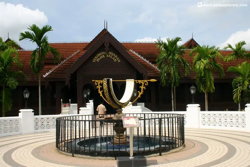 Tempat bersejarah di malaysia